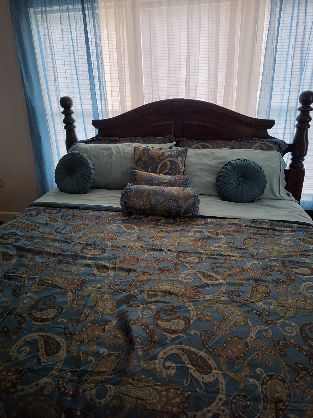 12 Piece Paisley Comforter Set Size King